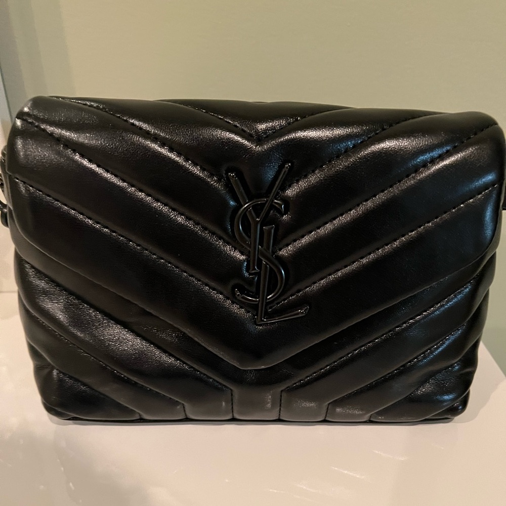 SAINT LAURENT
PARIS hand bag